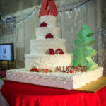 Torta natalizia Allied International, festa 2014. Logo "A" rosso, albero verde e decorazioni festive. MG_7334