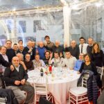 Gruppo festoso al Christmas Party 2016 Magazzino Allied International. Foto 036.