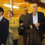 Magazzino Allied International: Festa di Natale 2019. Gruppo di persone sorridenti.